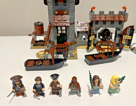 LEGO Pirates of the Caribbean 4194 Whitecap Bay 99% Complete w/ extra Mini Figs