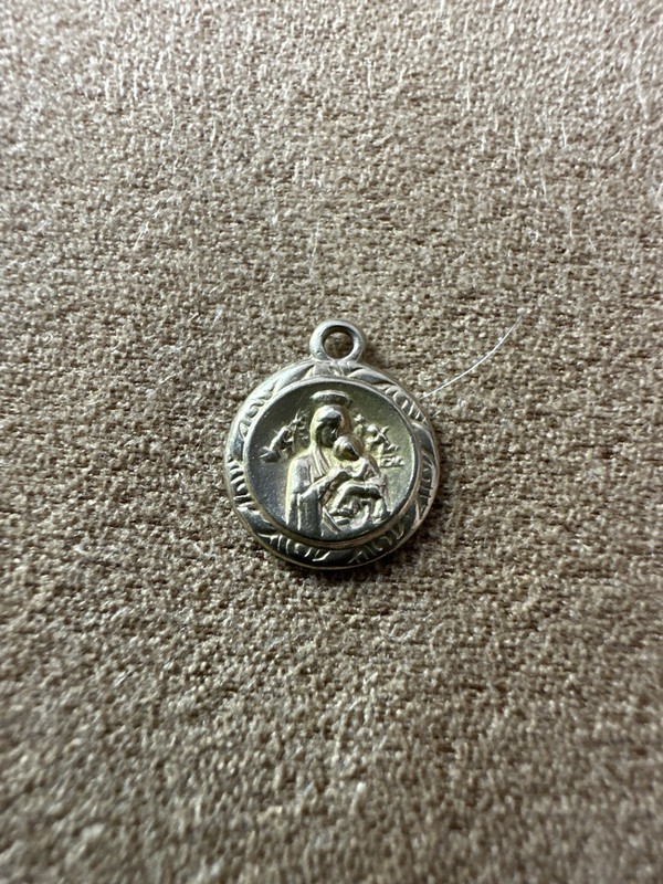 Vintage 10K Gold Virgin Mary & Baby Jesus Charm