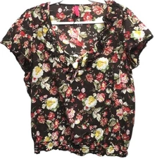 Pure Energy 2 , 2X brown floral print v neck ruffle trim short sleeve top