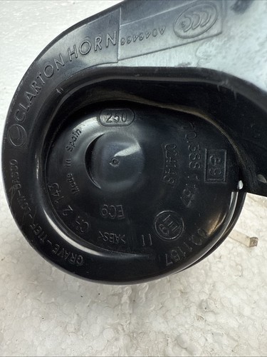 BMW 540i E39 1997-2003 Front Right Side High Note Horn Signal 703881157 OEM - Picture 2 of 6
