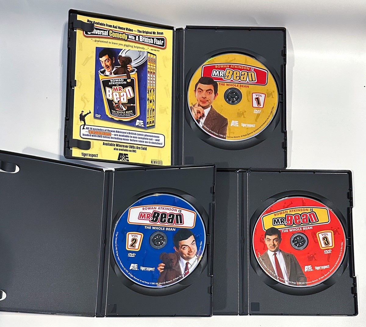 Mr.Bean DVD 全3巻セット Amazon.com: Mr. Bean - The Whole Bean (Complete Set) : Rowan