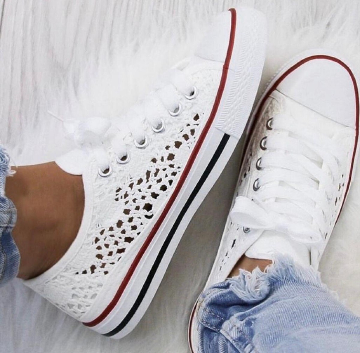 sharllen Canvas Schoenen Vrouwen Dames Lage Top Sneakers Klassieke Lace Up Trainers voor Mannen Vrouwen Canvas Plimsolls Pompen Casual Tennisschoenen (Red 240 sharllen Canvas Schoenen Vrouwen Dames Lage Top Sneakers Klassieke Lace Up Trainers voor Mannen Vrouwen Canvas Plimsolls Pompen Casual Tennisschoenen (Red 240
