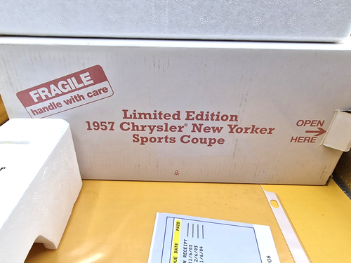 DANBURY MINT 1957 CHRYSLER NEW YORKER SPORTS COUPE LIMITED 0097 DIECAST 1:24 - Picture 2 of 9