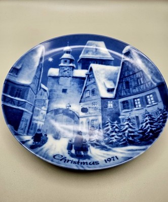 Blue Berlin Design Porcelain Christmas Plate 1971 Rothenburg on Tauber 7.5''