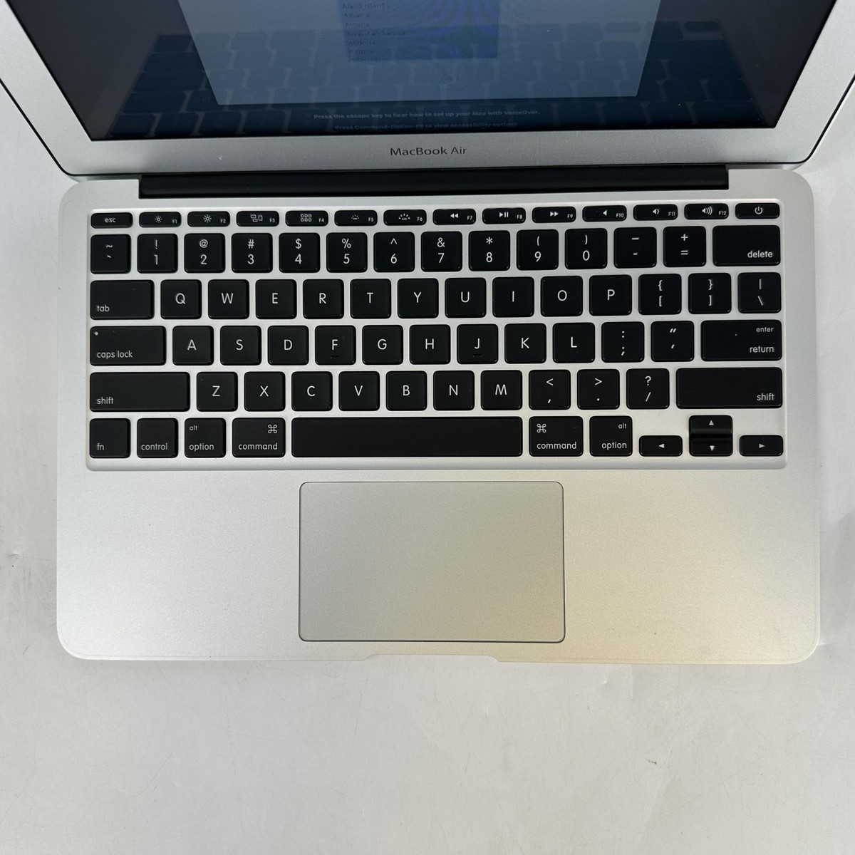 MacBook本体 Macbook Air 2014, 11\" - 8GB / 128GB Apple MacBook Air 11-Inch (2014) Review | PCMag