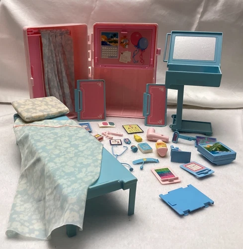 Vintage BARBIE 1987 Barbie Loving Care Play Case Set Complete 30 Pieces