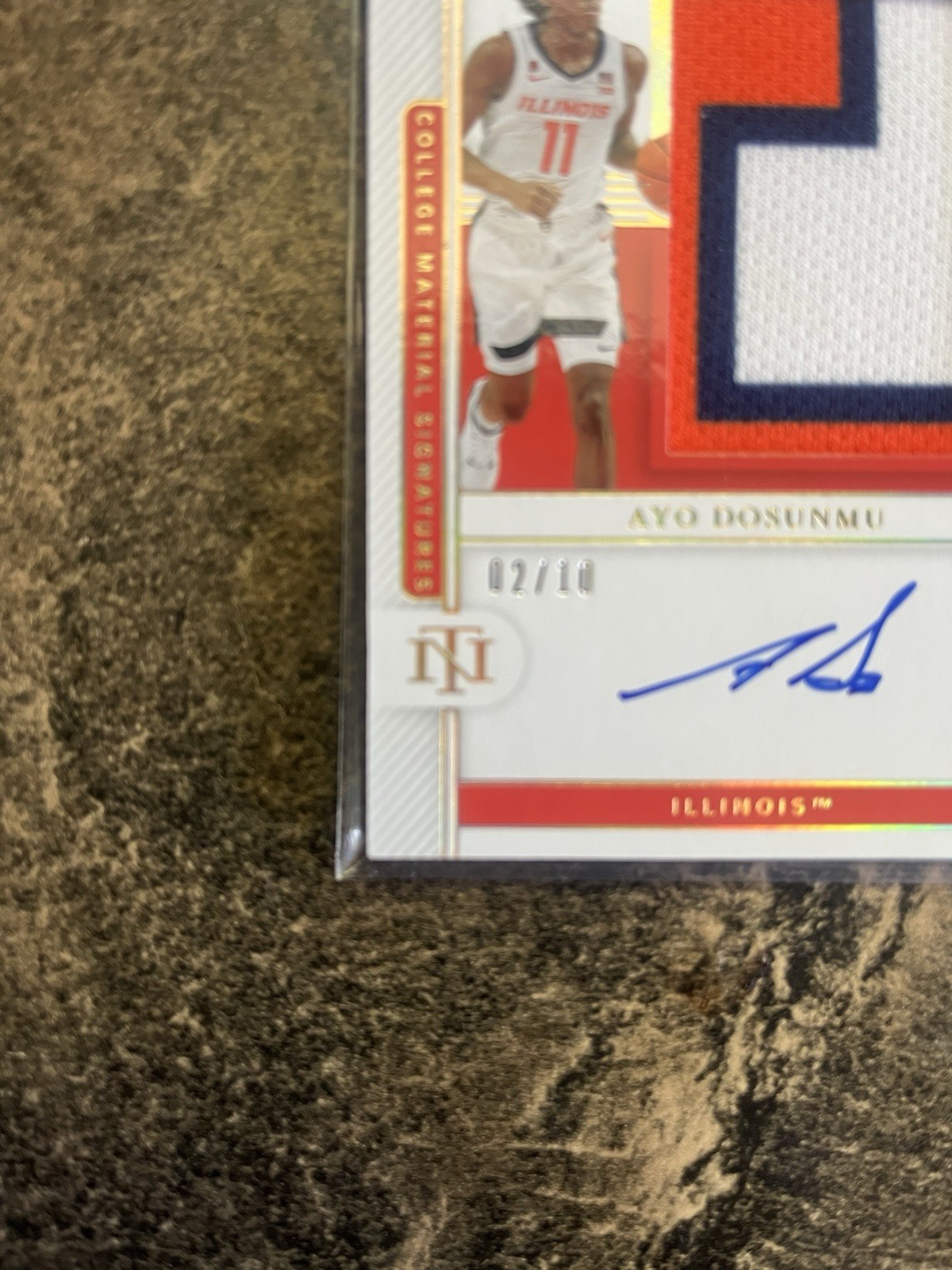 2021 Panini National Treasures Collegiate Gold Ayo Dosunmu Rookie Patch Auto /10 view 6