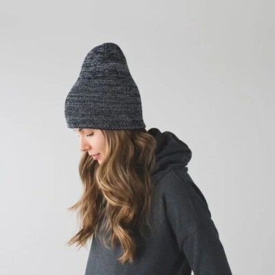 Lululemon. Divinity Reversible Toque. Black / Slate / Angel Wing. Lululemon. Divinity Reversible Toque. Black / Slate / Angel  main image 2