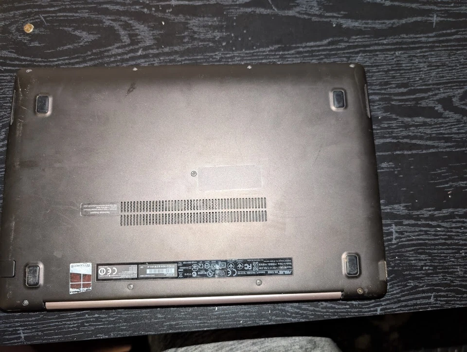 ASUS VivoBook X202E-DH31T 11,6 pulgadas plateado (leer descripción) Foto 4 de 4