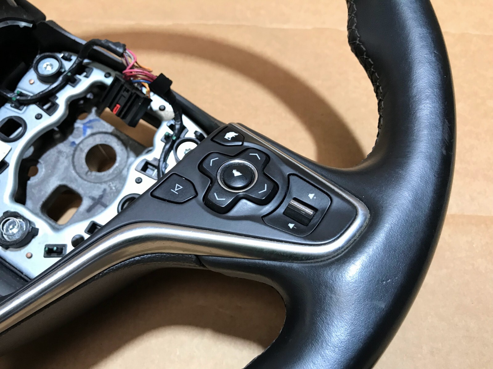 VAUXHALL INSIGNIA 1317 FACELIFT LEATHER STEERING WHEEL WITH BUTTONS