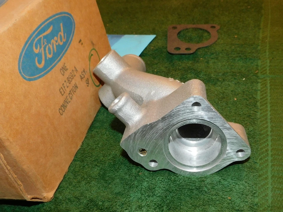 1981 1982 Escort Lynx Nuevo de Lote Antiguo 1,6 litros Carcasa Termostato Conexión Salida de Agua Foto 3 de 4