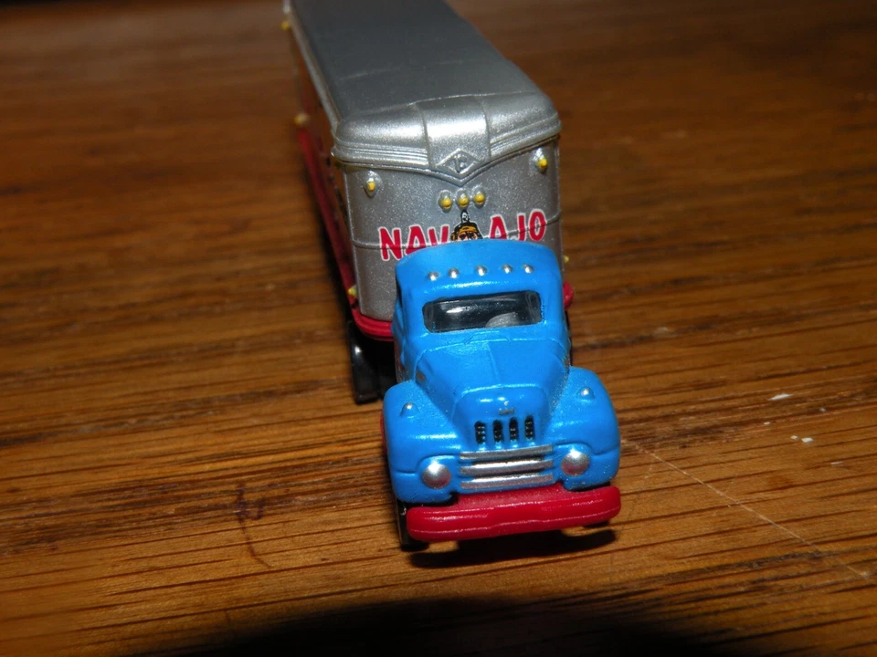 Mini Metals HO Scale Navajo IH R-190 Semi-Tractor/32' Trailer Set #31133 1950's - Image 3 of 4