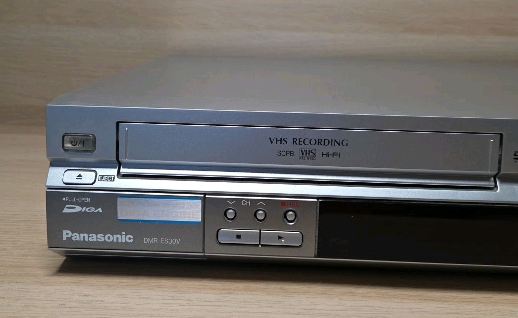 【安心１週間保証付き】Panasonic DMR-ES30V DVD/VHS Panasonic DMR-ES30V DVD/VCR Combo Player Recorder no/ Remote