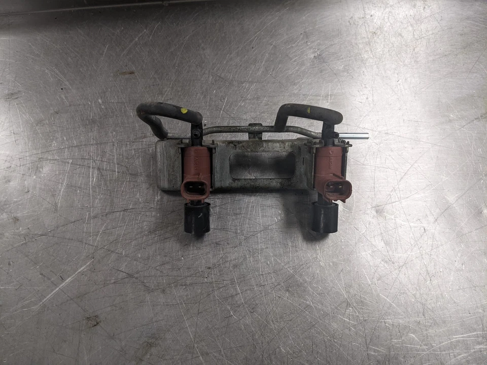 Conjunto de interruptor de vacío para 05-07 Toyota Sequoia 4.7 Foto 3 de 4