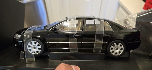 RARE 1:18 Autoart Volkswagen Phaeton Black *READ* - Picture 5 of 14