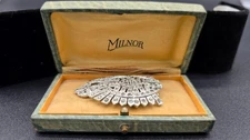 Milnor Broach in orginal box, box has wear but Broach is in EXCELLENT condtion