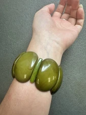 Vintage Chunky Olive Green Bakelite Style Stretch Bracelet Retro Bangle Jewelry