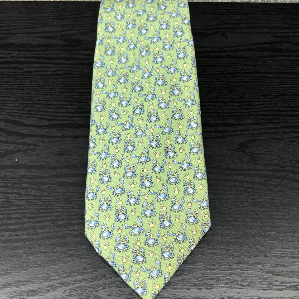 Vineyard Vines Martha’s Vineyard HAND PICKED BY SHEP & IAN Tie Frog Print Green - Image 2 of 4