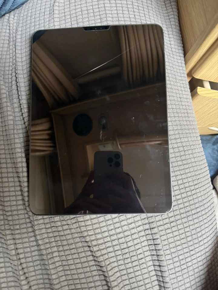 Apple iPad Pro 11 Inch 2020 - Image 2 of 4