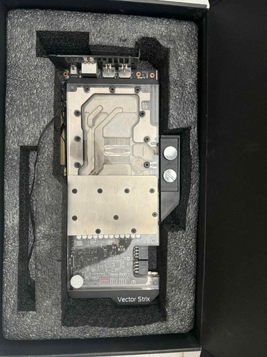 ASUS ROG Strix NVIDIA GeForce RTX 2080 TI OC 11GB GDDR6 Graphics Card... - Picture 5 of 10