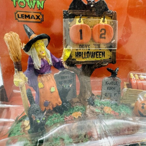 Figurina Lemax Spooky Town cimitero delle streghe conto alla rovescia per Halloween 2011 in scatola - Foto 7 di 7