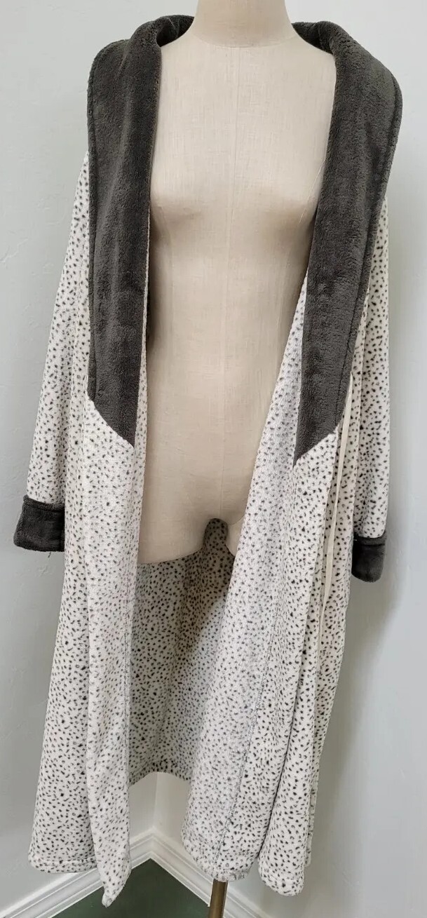 Ellen Tracy Robe Snow Leopard Grey Plush Size L Gem
