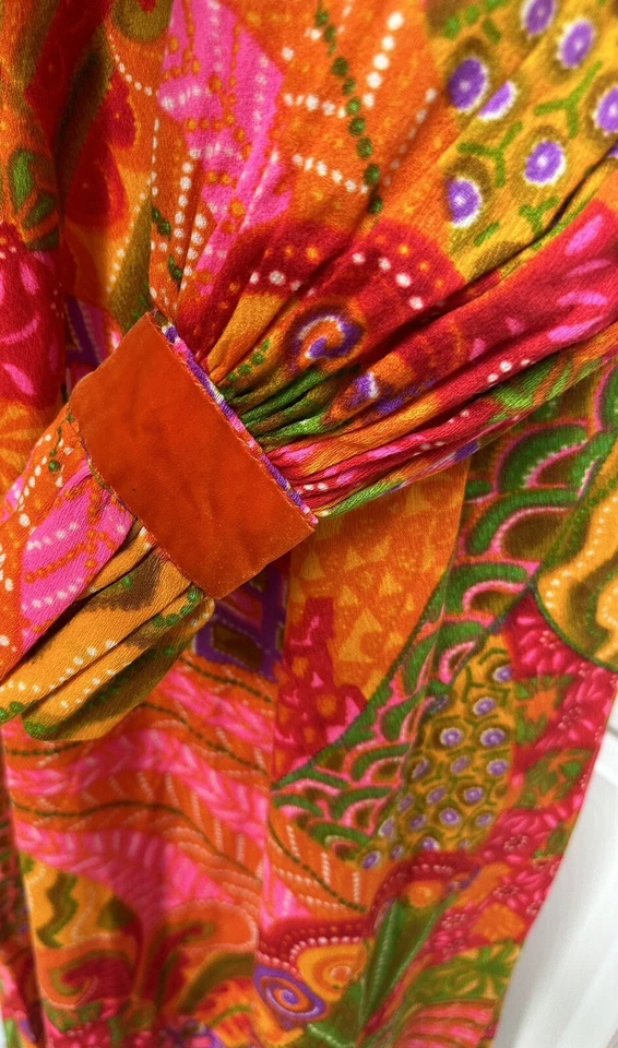 Maxi Vestido Hawaiano Vintage Años 60 70 Tela de Corteza Terciopelo Puños con Bandas Garra Cremallera Foto 4 de 4