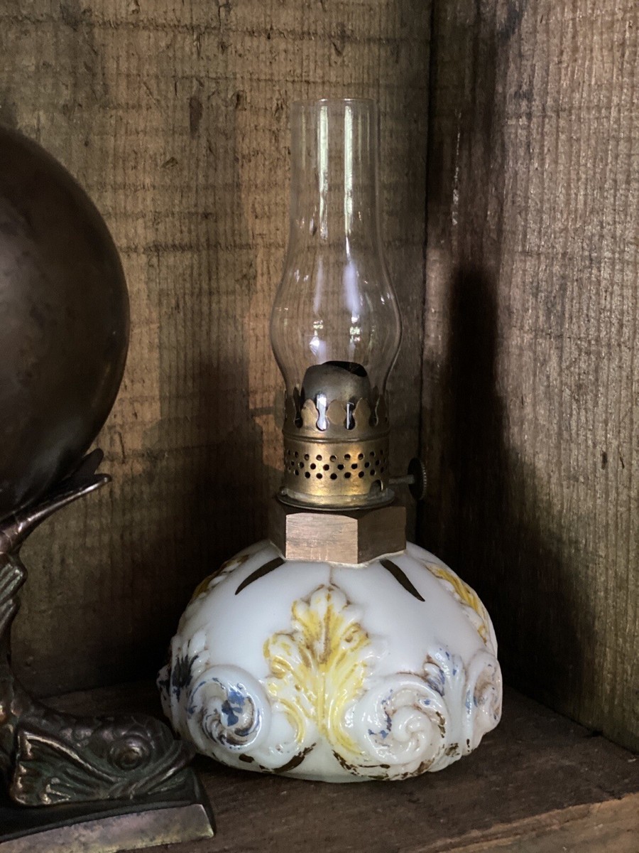 すぐ使えます antique milk glass lamp アンティーク すぐ使えます
