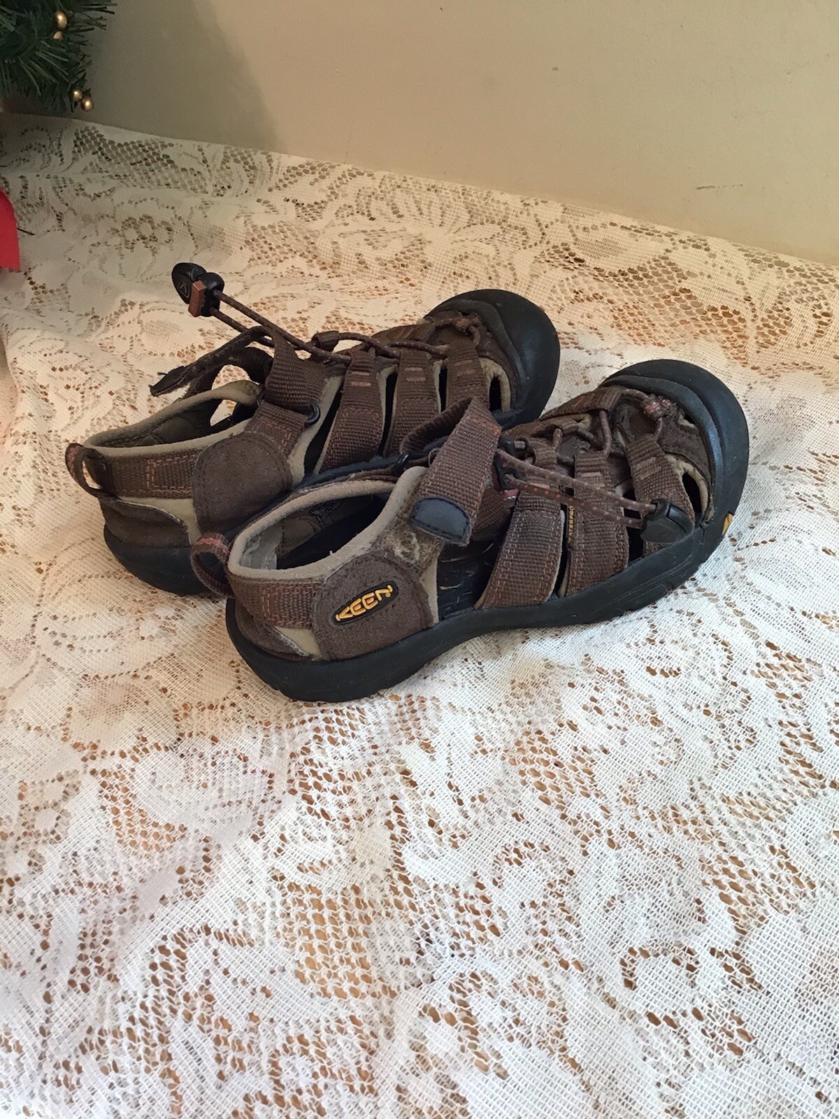 Sandali marroni Keen TAGLIA 2 IMPERMEABILI slip on Cravatta elastica Escursionismo estivo