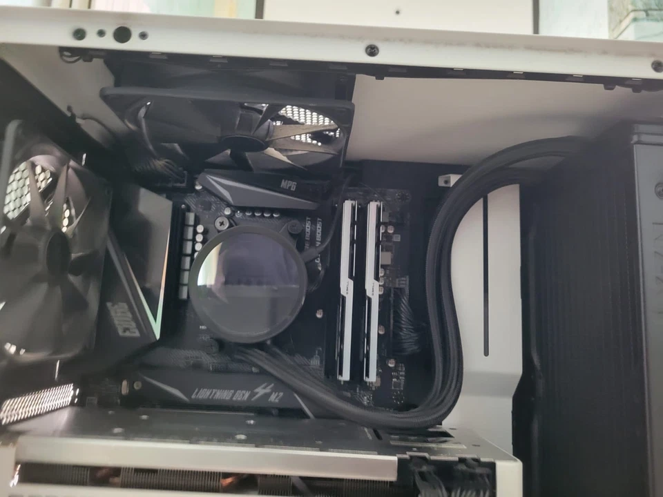 (USED) Prebuilt gaming PC AMD/NVIDIA - Immagine 3 di 4