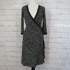 Max Studio Women's size M True Wrap Dress 3/4 Sleeve Black Geometric Print