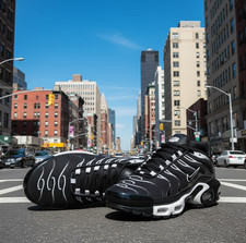   New Nike Black and White Men's Shoes Air Max Plus TN -Free shipping