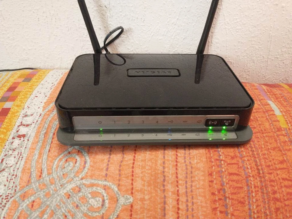 Netgear N300 DGN2200 ADSL2+ Broadbandrouter Wifi - Bild 3 von 4
