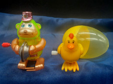 Z Wind Up 2" 3/4 Toy 2014 Tomy Green Gold Monkey Bear Cymbals Hopping Chicken