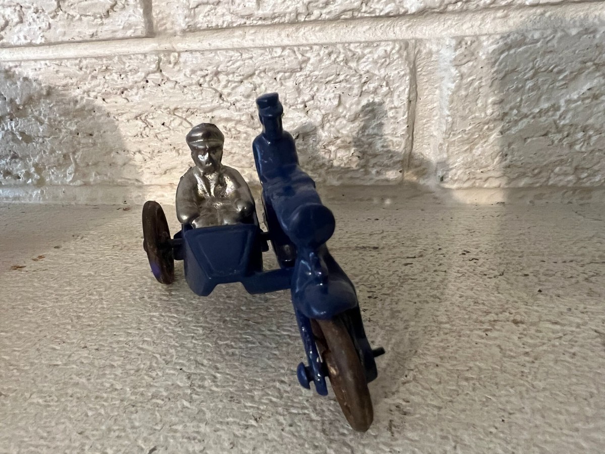 Antique HUBLEY 1930s CAST IRON COP MOTORCYCLE WITH SIDE CAR w