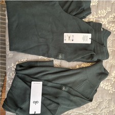 Alo yoga waffle weekend mock neck top  Jogger set. Large
