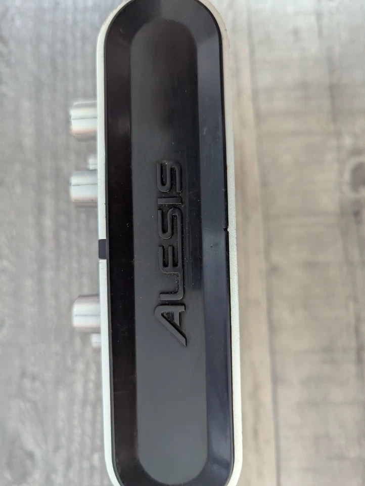 Alesis io|2 Audio Recording Interface Silver - 2 channels - Image 4 of 4