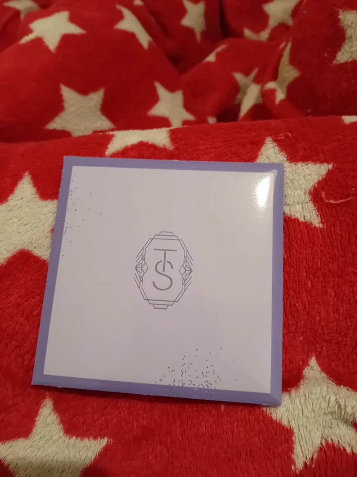 Taylor swift " the life of  showgirl" Deluxe CD brand new. - Image 2 of 4