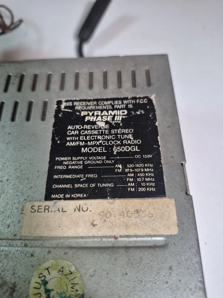 Vtg Pyramid Phase III Two Knob Old School Car Cassette AM/FM Stereo 650DGL - image 2 of 4