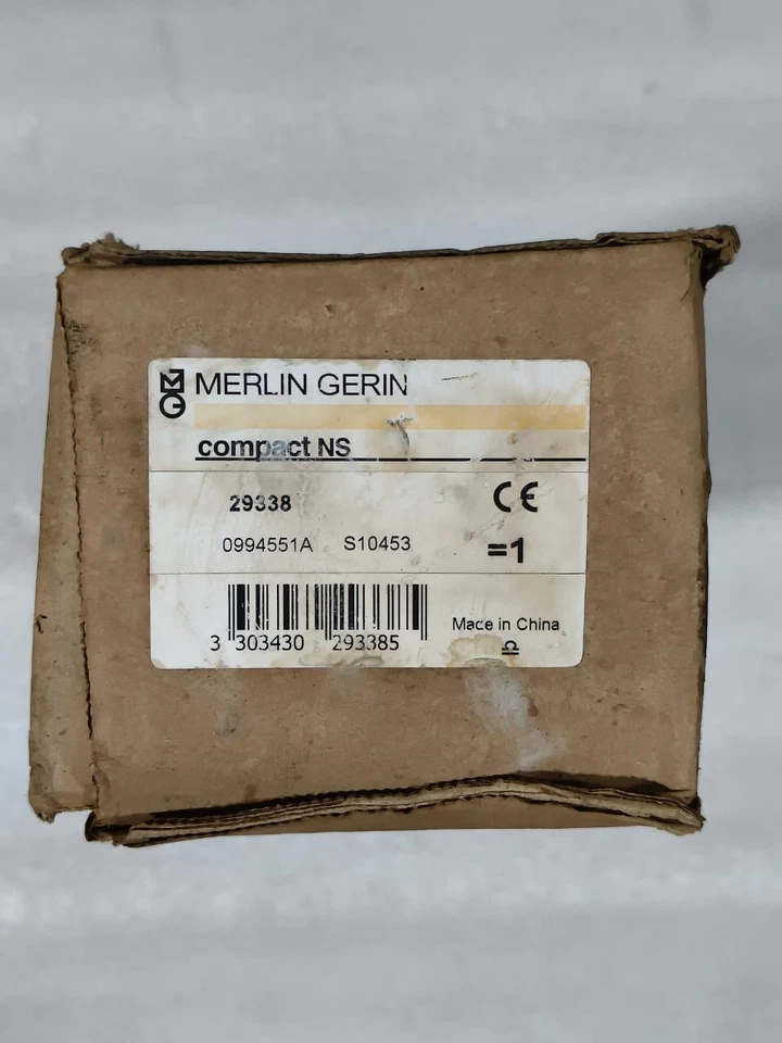 MERLIN GERIN 29338 EXTENDED ROTARY HANDLE COMPACT NS100/250 BLACK HANDLE FREE FA - Image 3 of 4