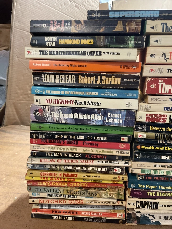 Lot of 45 Vintage 50's-60's-70's Pulp Fiction Sci-Fi Western Mystery PB Books - Image 3 of 4