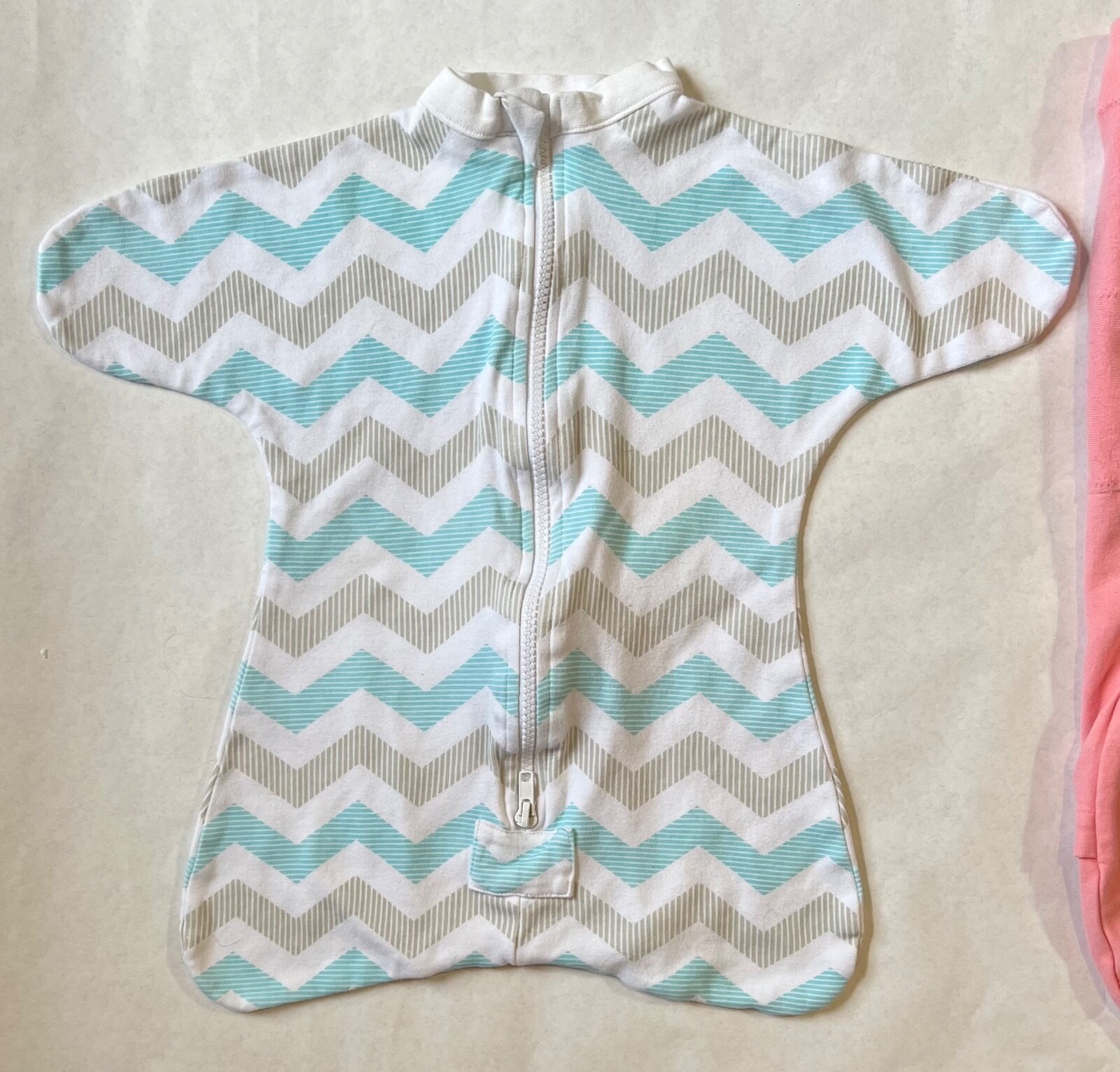 LOT SwaddleMe by Ingenuity 0-3 mo Baby Swaddle, 100% Cotton PLUS 2 more Sleepers