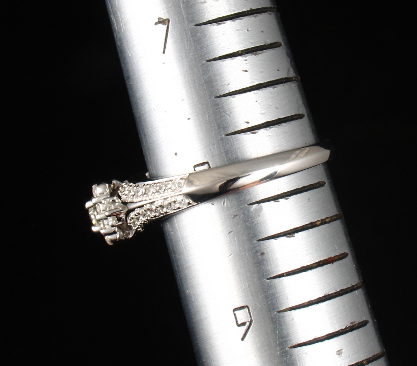 Picture 4 of 9