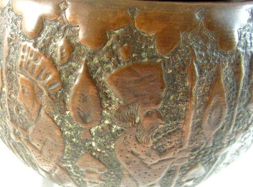 VINTAGE PERSIAN ISLAMIC Copper Tinned Lidded Pot Engraved Repousse SOLIDER KING - Picture 4 of 9