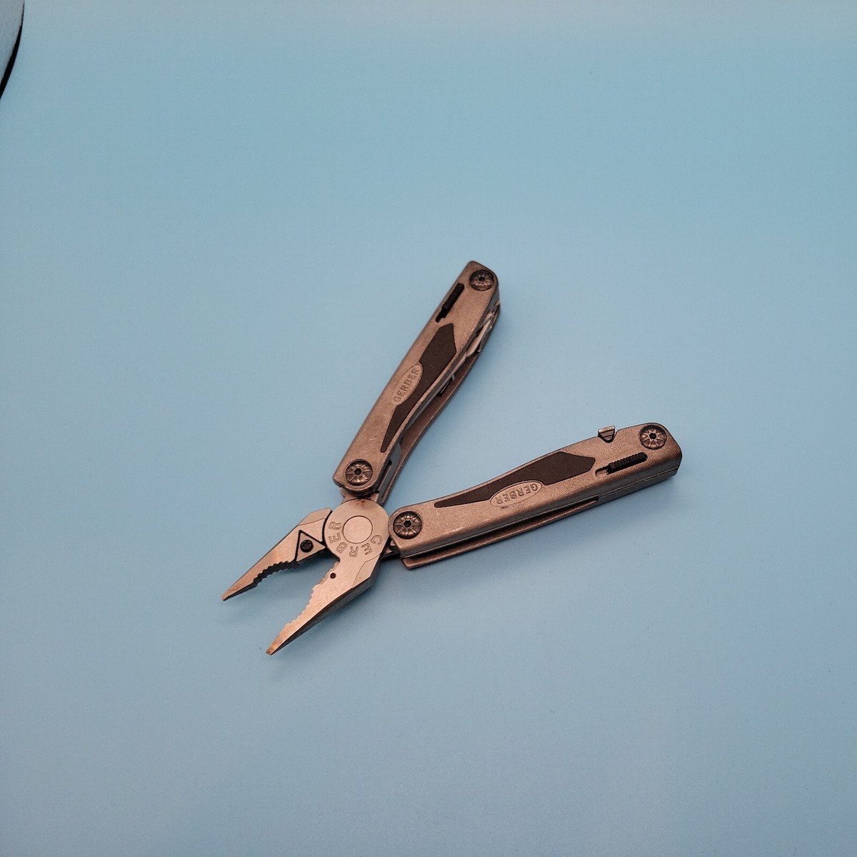Gerber USA Multi-Plier 700 Urban Legend Multi Tool -Plier Scissors