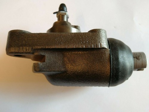 DENNIS FIRE ENGINE F108 F109 1968 ONWARDS BRAKE FRONT WHEEL CYLINDER LEFT HAND - Picture 3 of 4