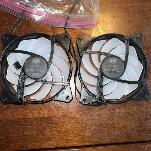 2 Pack Cooler Master 202001170-GP RGB 120mm Fans 3pin - Afbeelding 2 van 4