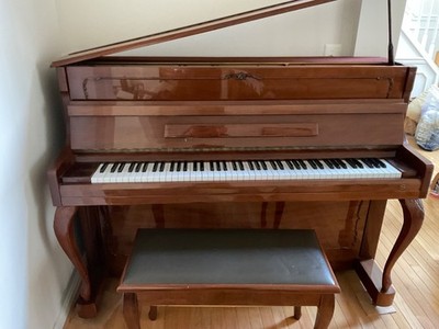 Samick SM-3A Upright Studio Piano   Polished Mahogany with Bench