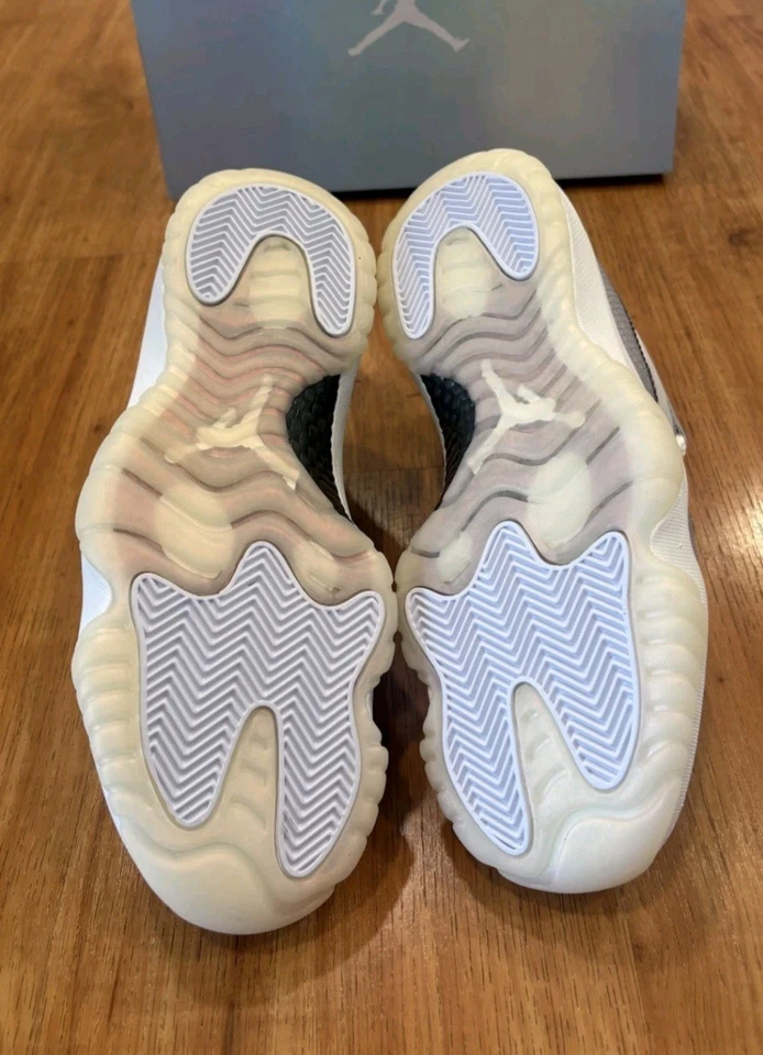 Nike Air Jordan Retro 11 Bajo Año de la Serpiente HQ7000-001 Talla 10 Para Hombre Nuevo en Caja Foto 4 de 4