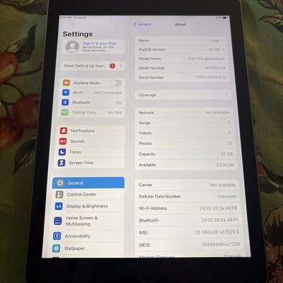 Apple iPad 5th Gen 9.7'' 32GB 128GB Gray Silver WiFi or Cellular